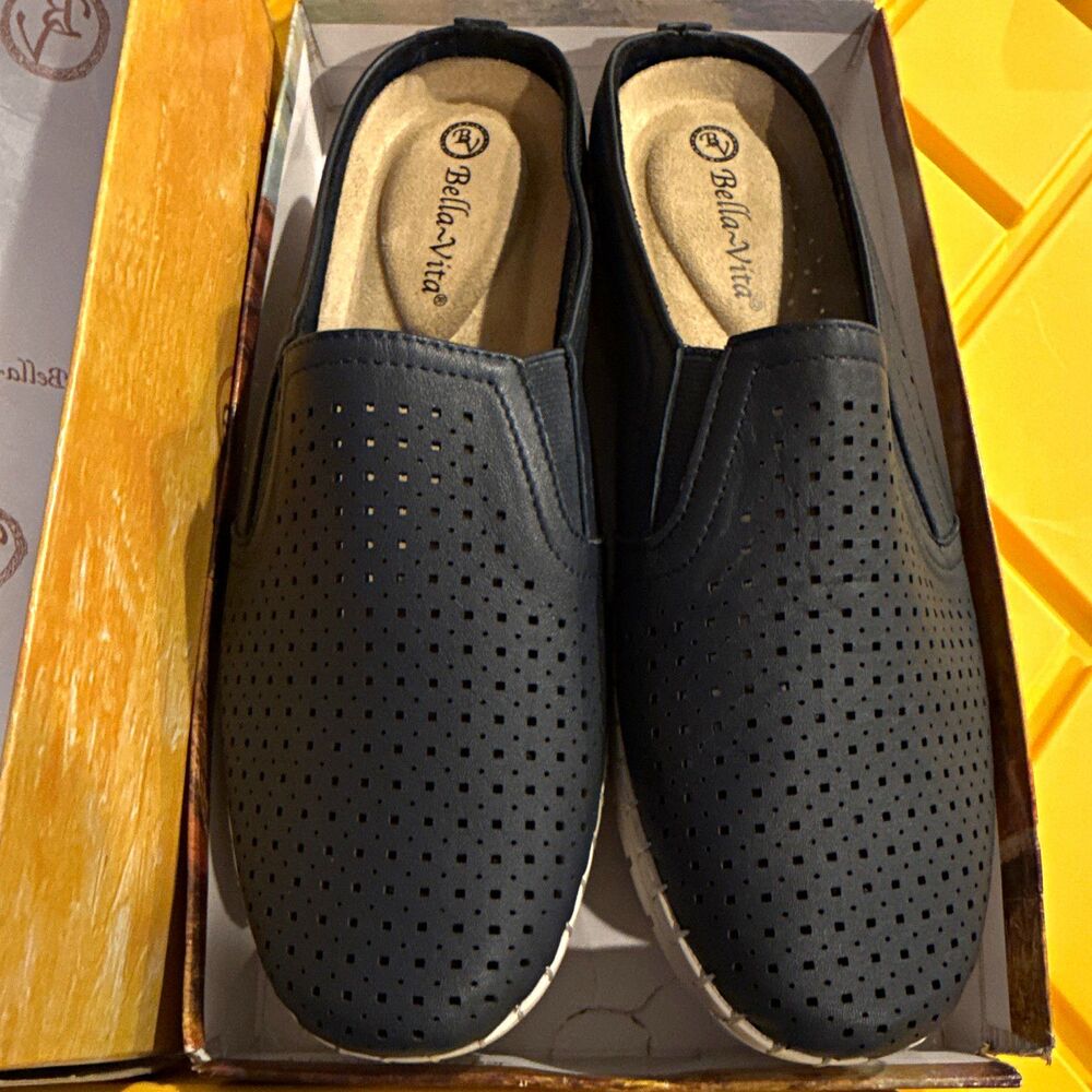 Bella Vita Women’s Leather Slip-On Casual Shoes Cushioned Blue/White 11 M